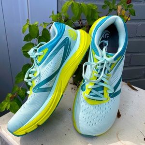 Topo Athletic Women's MAGNIFLY 4 Road Running Shoes - Glass Blue/Lime size 7.5